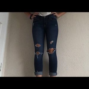 Jeans with tears/holes